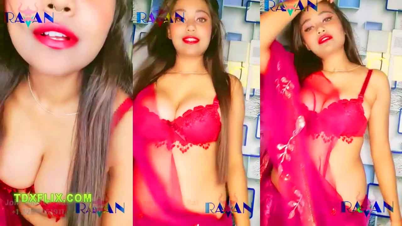 Sanaya_9 Showing Deep Cleavage Navel to Tease On Live